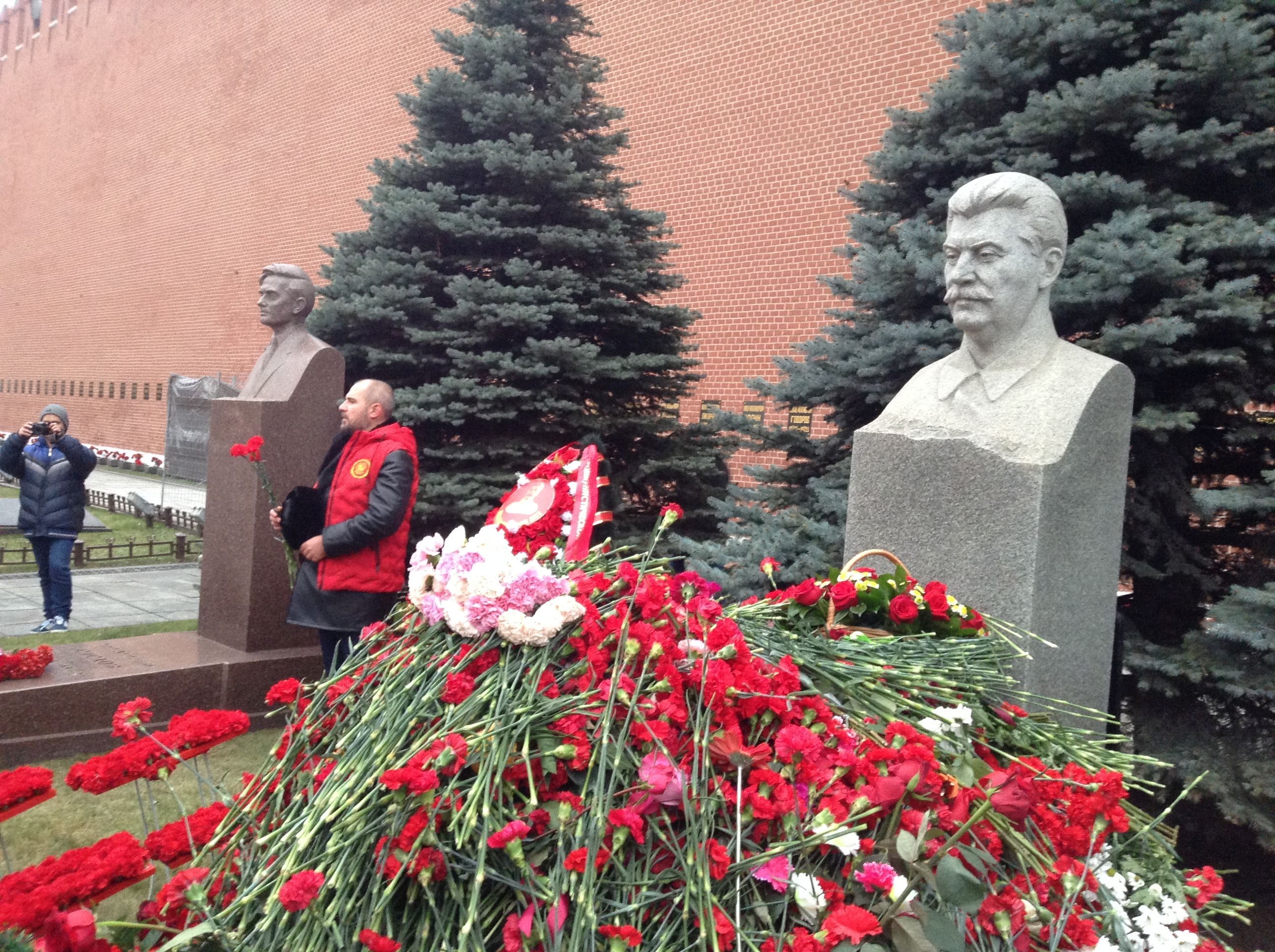 Где похоронен сталин иосиф виссарионович на каком кладбище фото