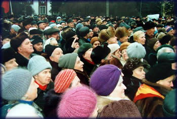 г.Химки, 15.01.05, Пять тысяч протестантов на центральной площади города.(МОЛНИЯ)